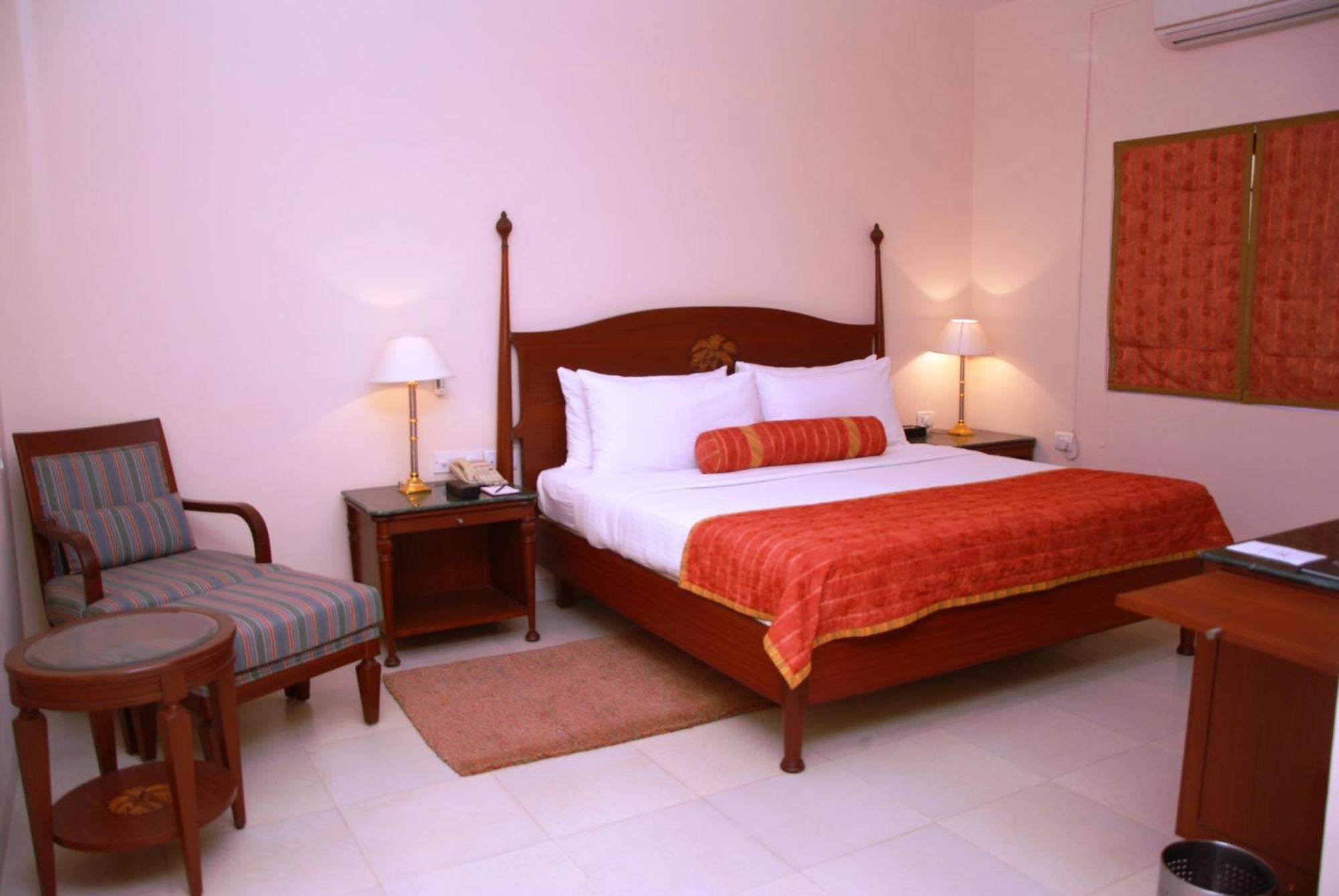 The Lalit Traveller Khajuraho Hotel Room photo