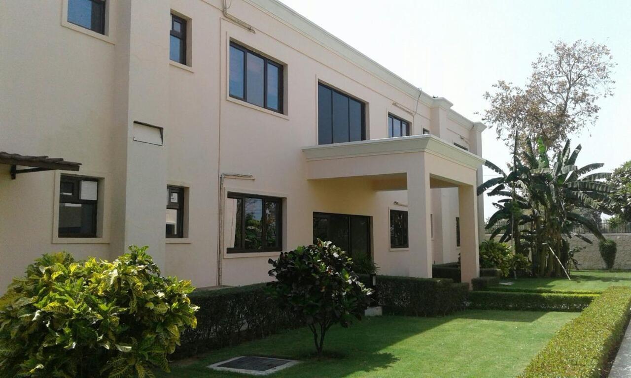The Lalit Traveller Khajuraho Hotel Exterior photo