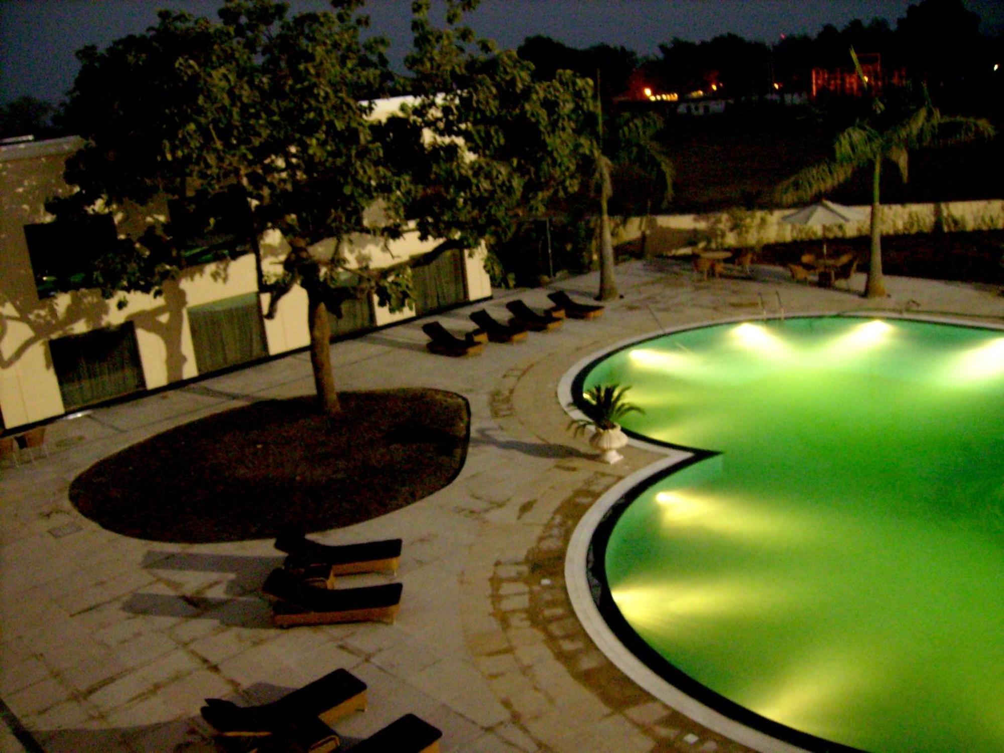 The Lalit Traveller Khajuraho Hotel Exterior photo