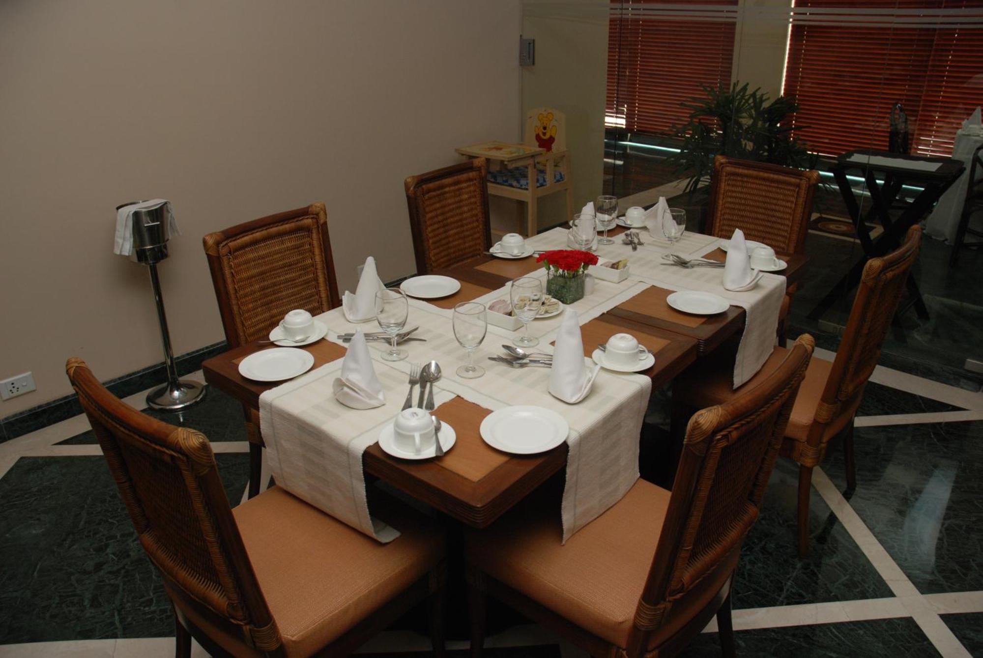 The Lalit Traveller Khajuraho Hotel Exterior photo