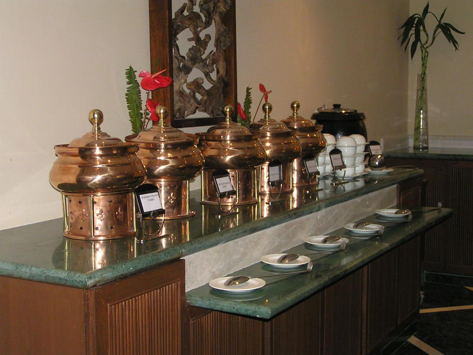 The Lalit Traveller Khajuraho Hotel Exterior photo